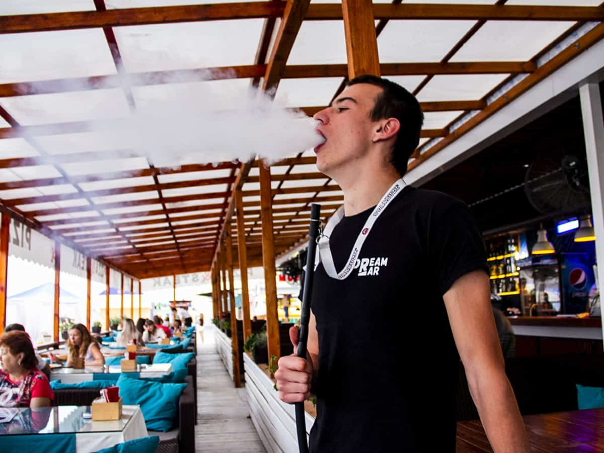 Кальянщик на море в Коблево