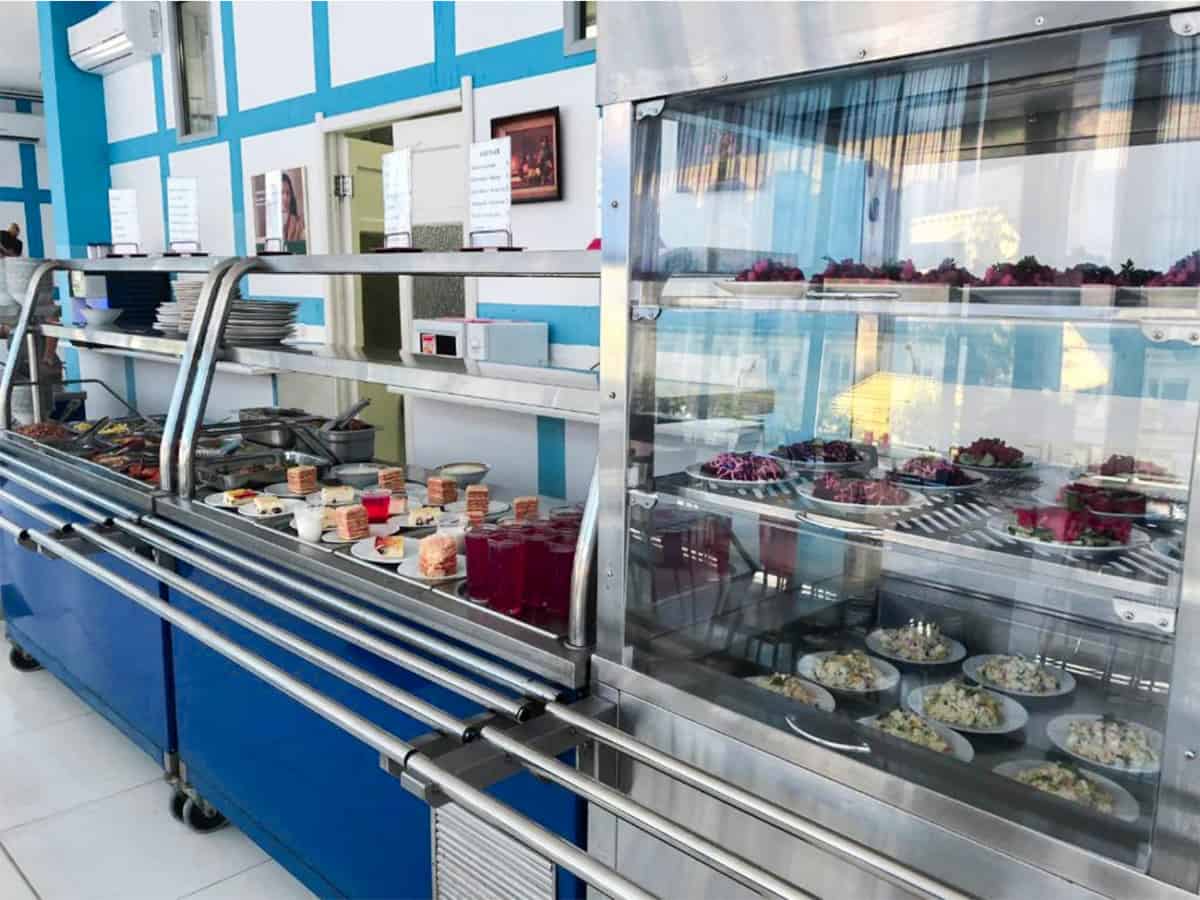 Блюда в столовой Аркадия в Кобелво