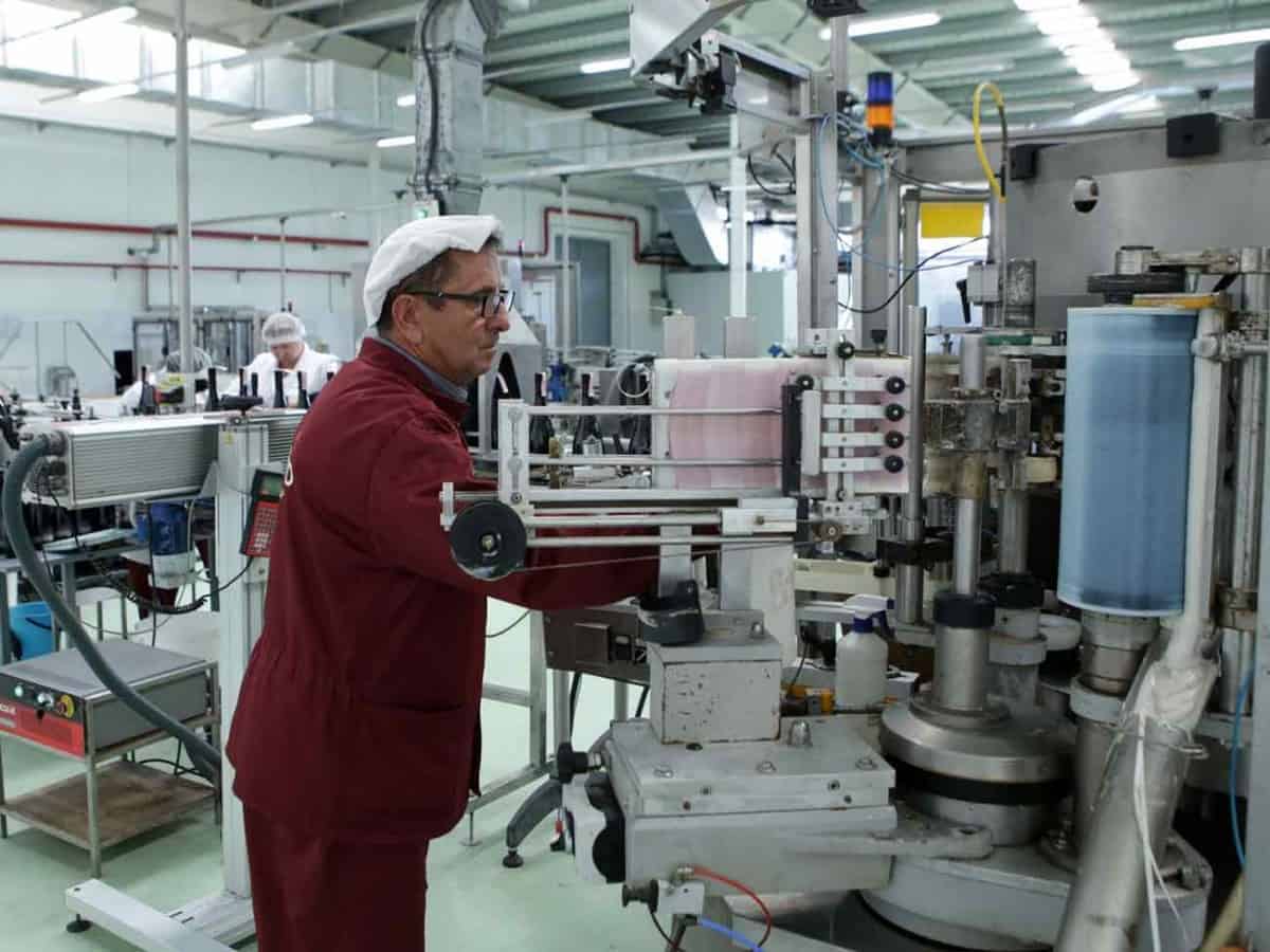 Поклейка этикетки винзавод Коблево