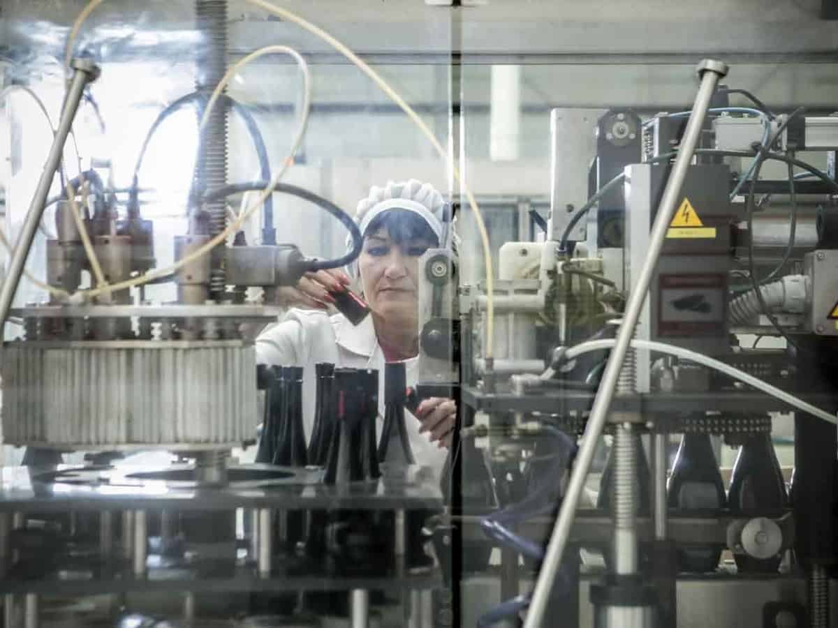 как вино наливают в бутылку на винзаводе