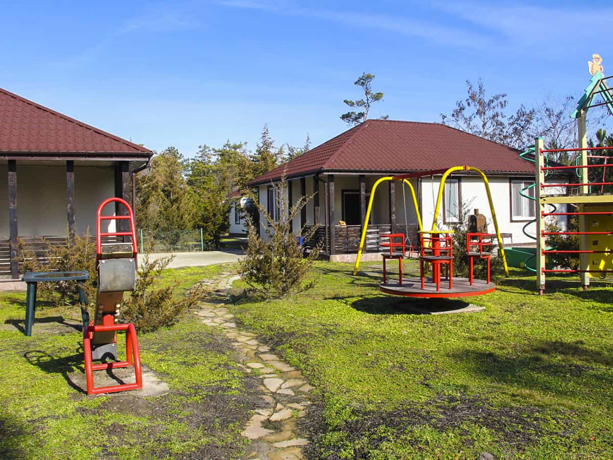 Сосновый Бор Коттеджи в Коблево