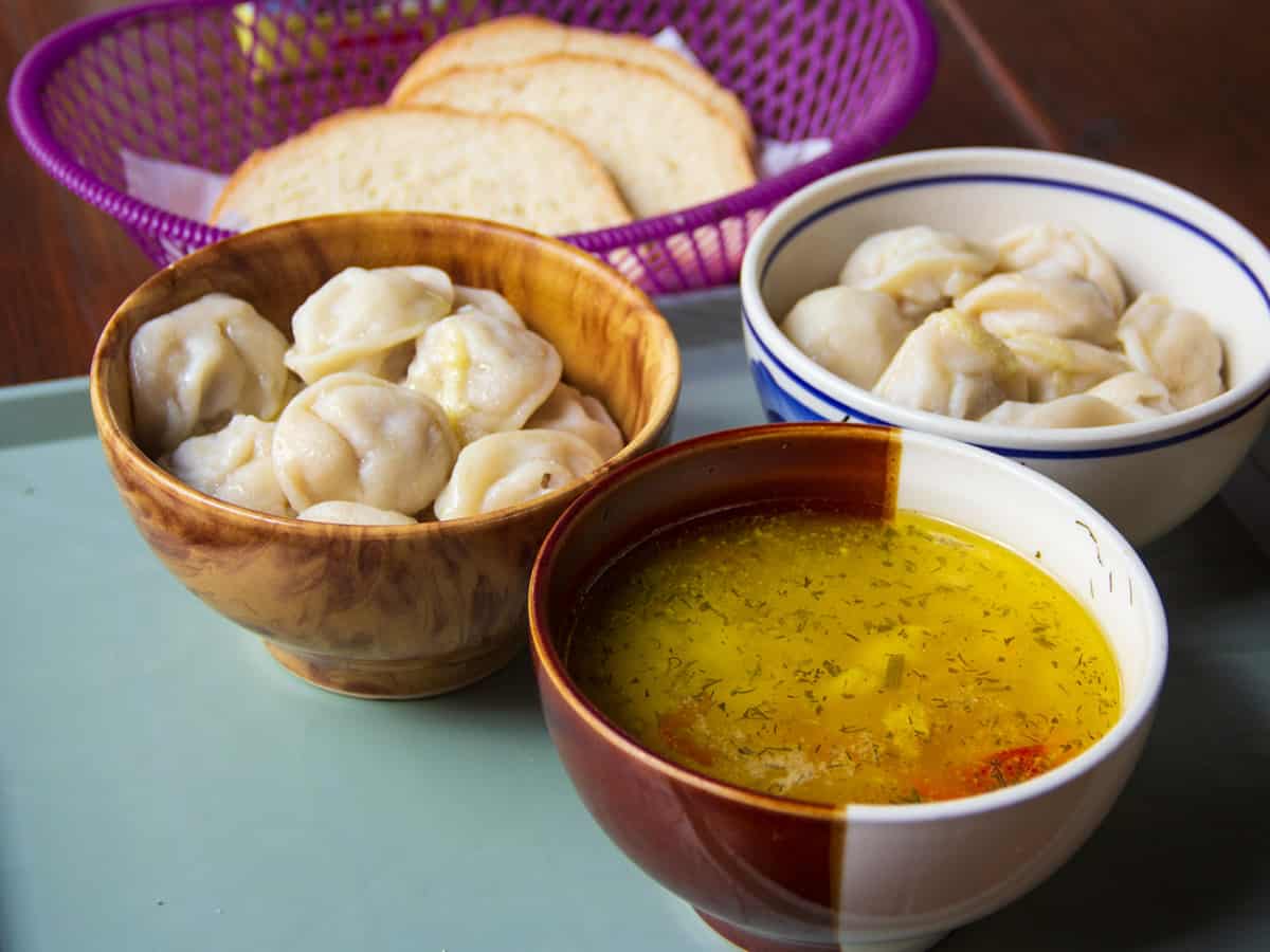 пельмени и бульйон