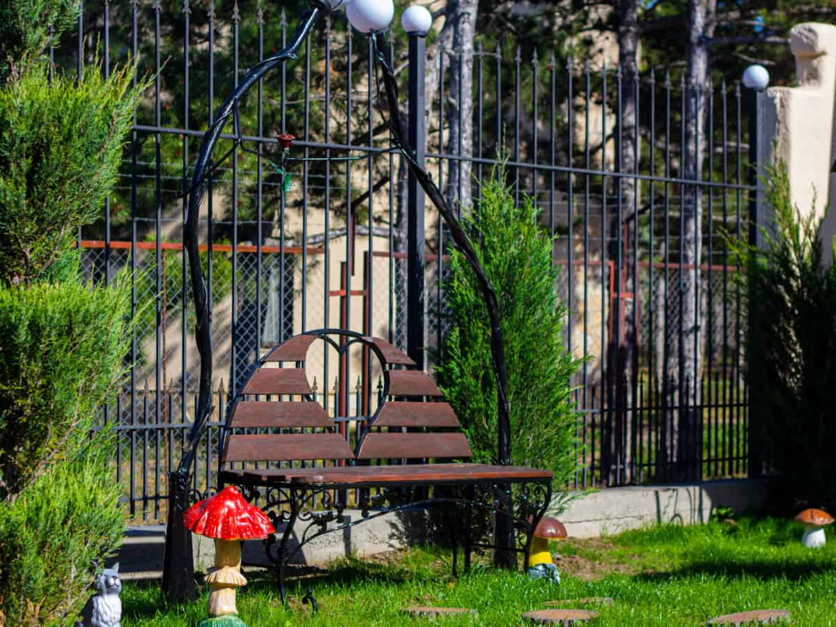 Декоративная скамья отель Эко Черное Море