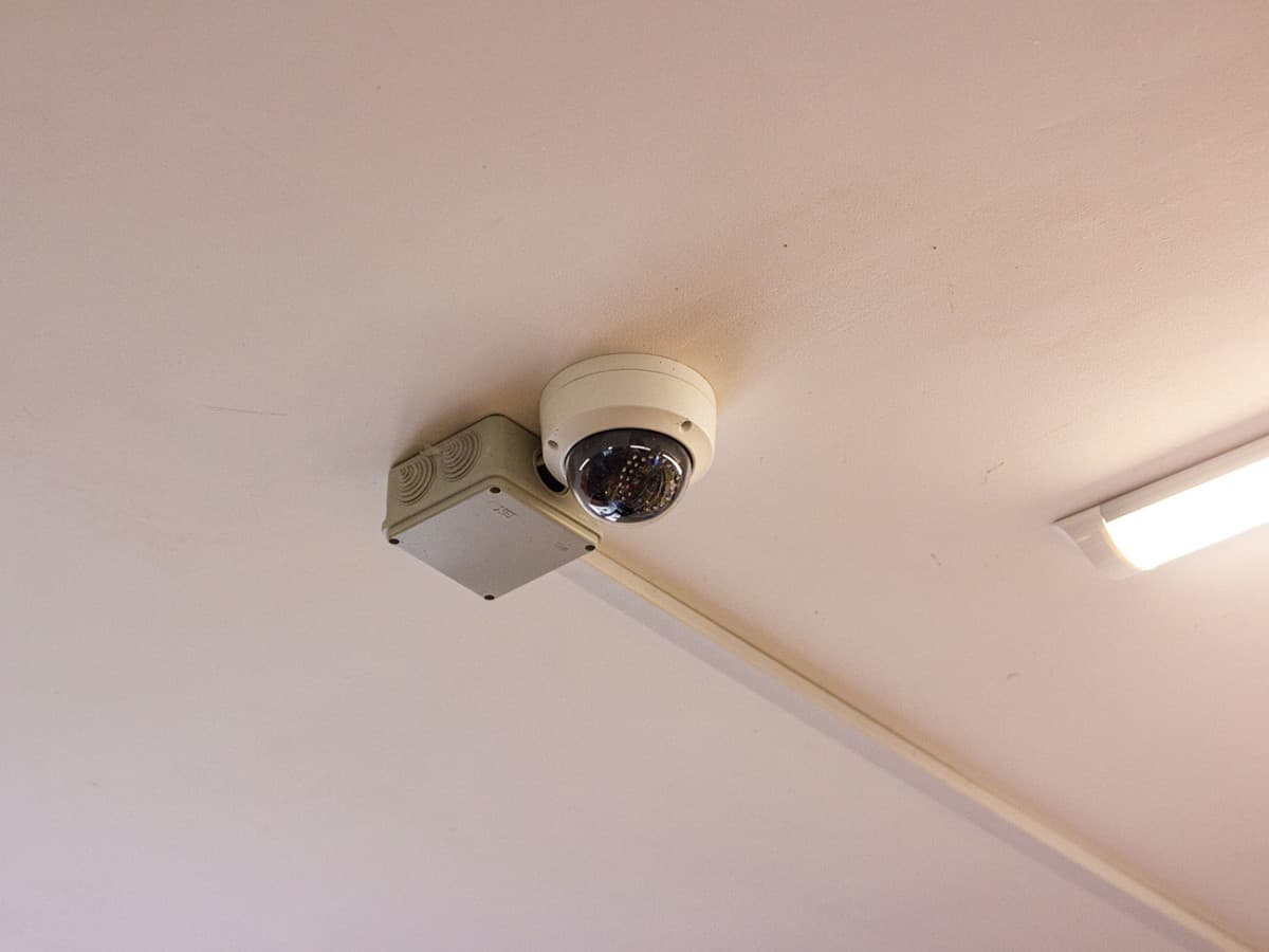 камера в магазине