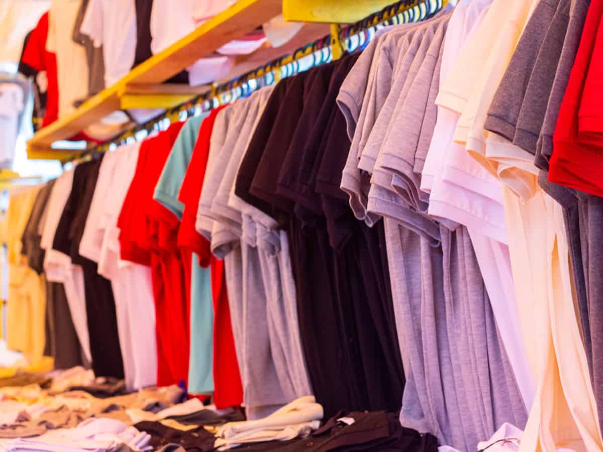 ассортимент на желтом турецком рынке в Коблево