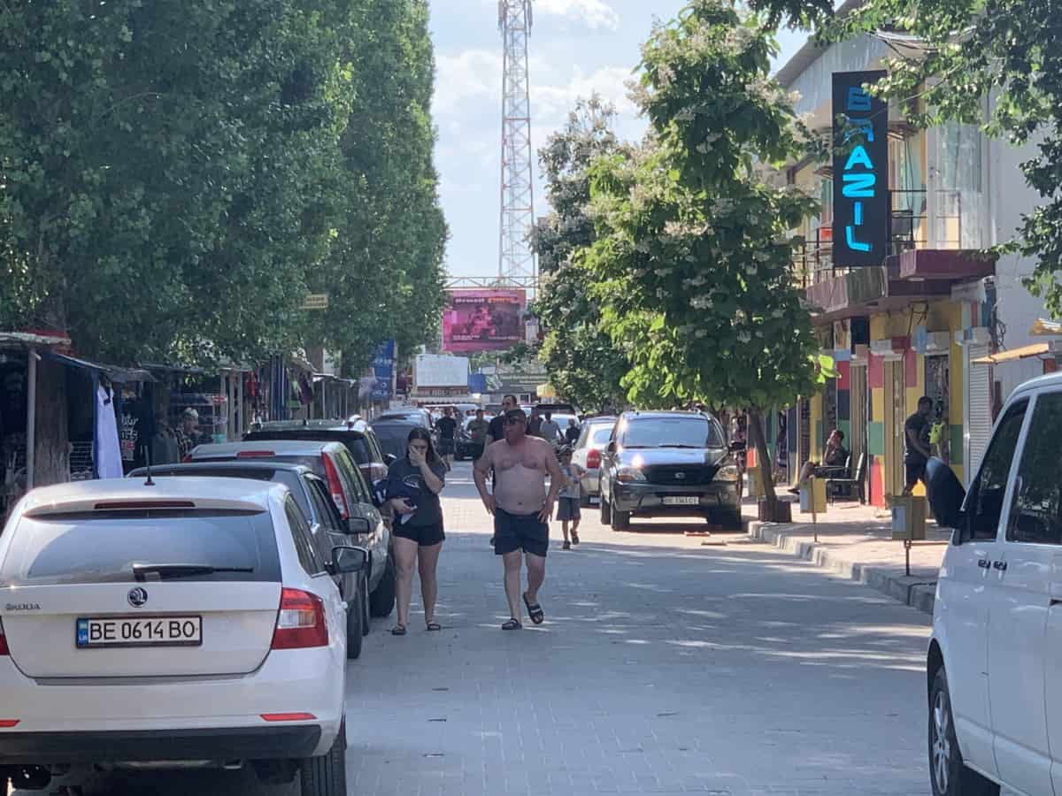 Оживленная улица в Коблево