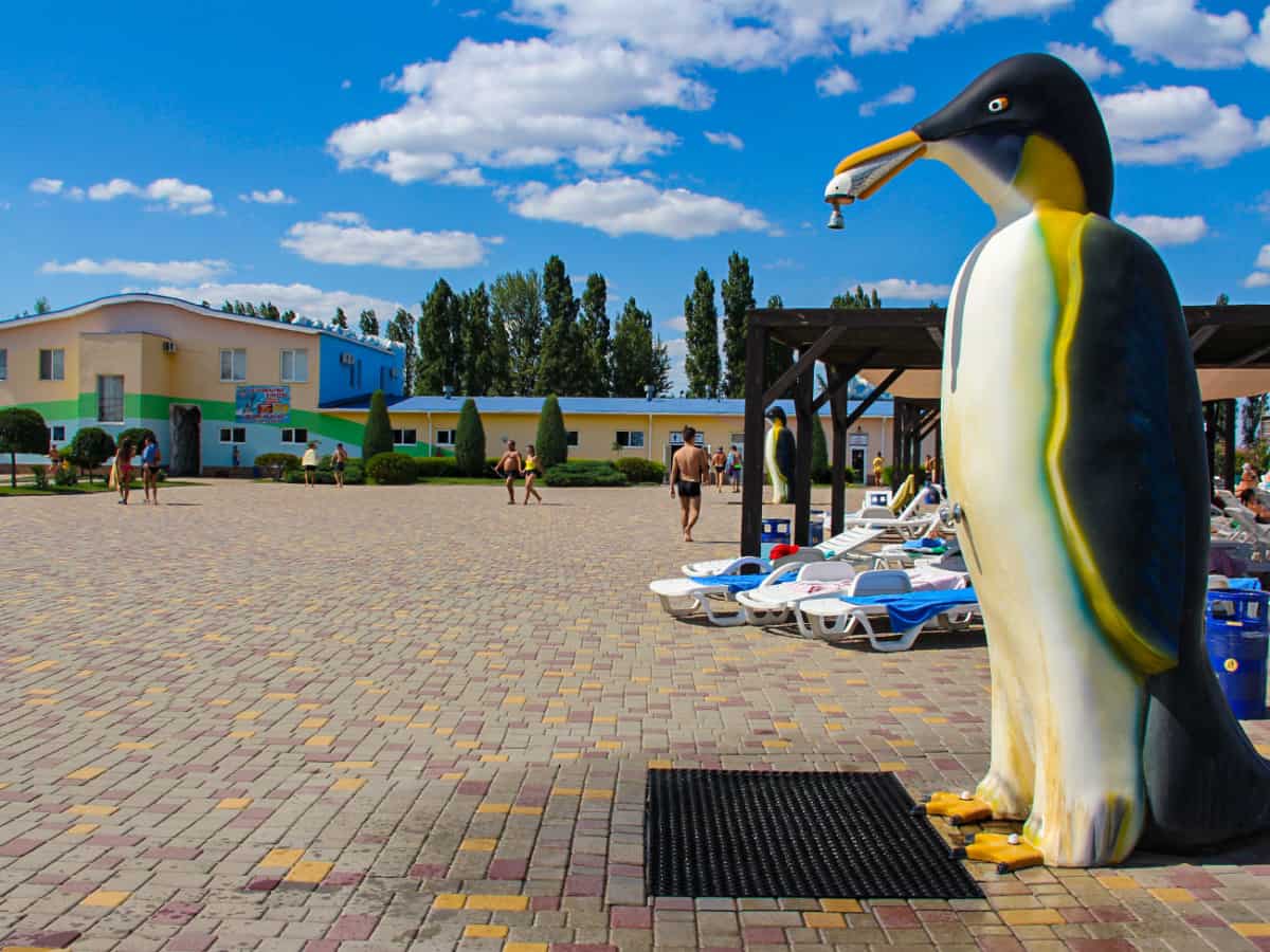 душ в виде пингвина