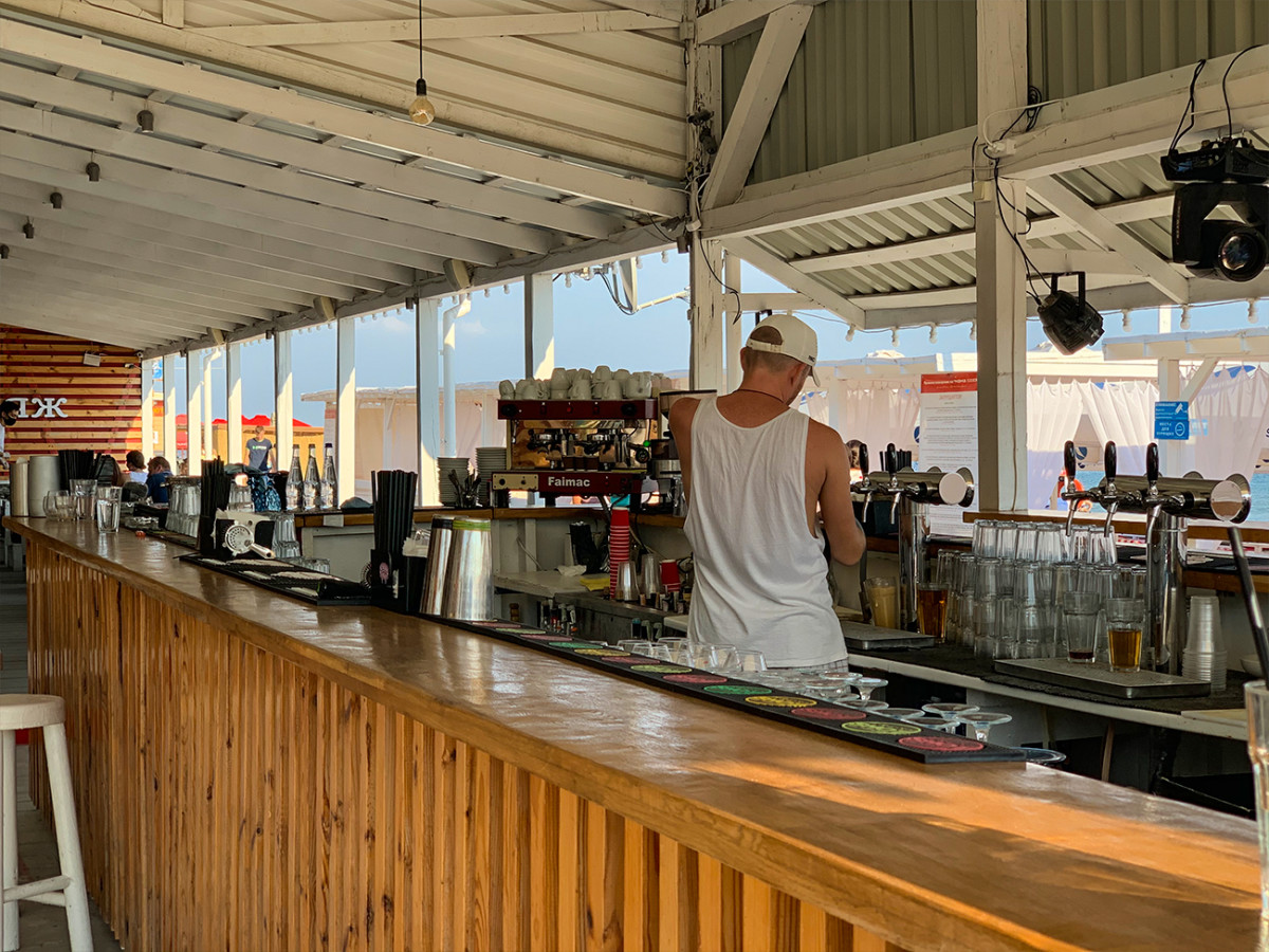 мама пляж в Коблево барная стойка фото