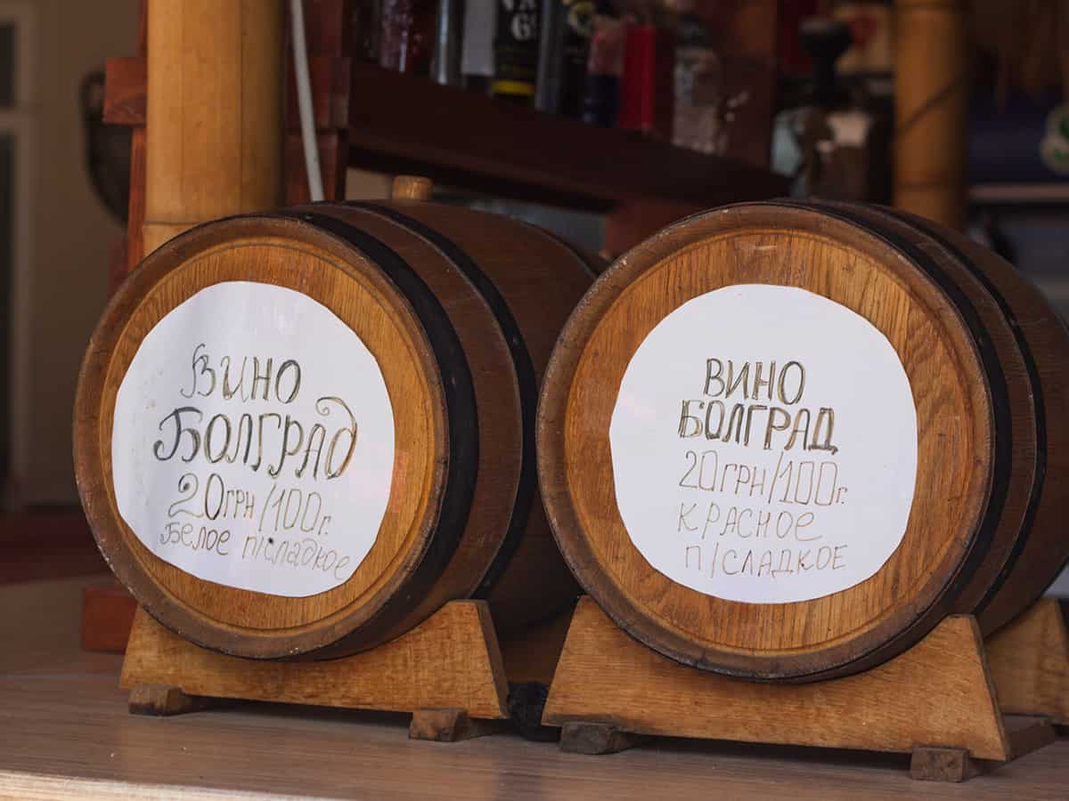 Вино на розлив в кафе в Коблево