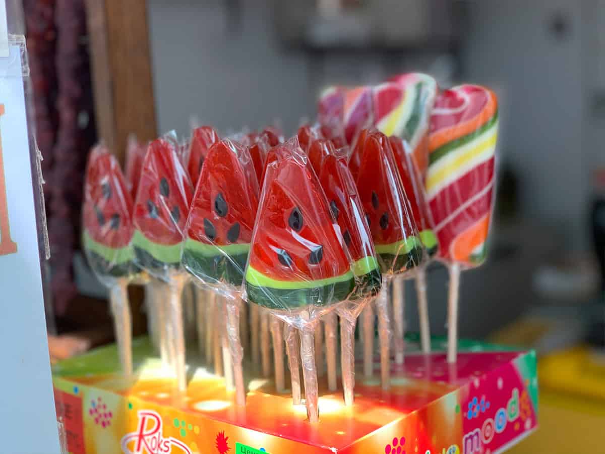 Леденцы на палочке в Коблево