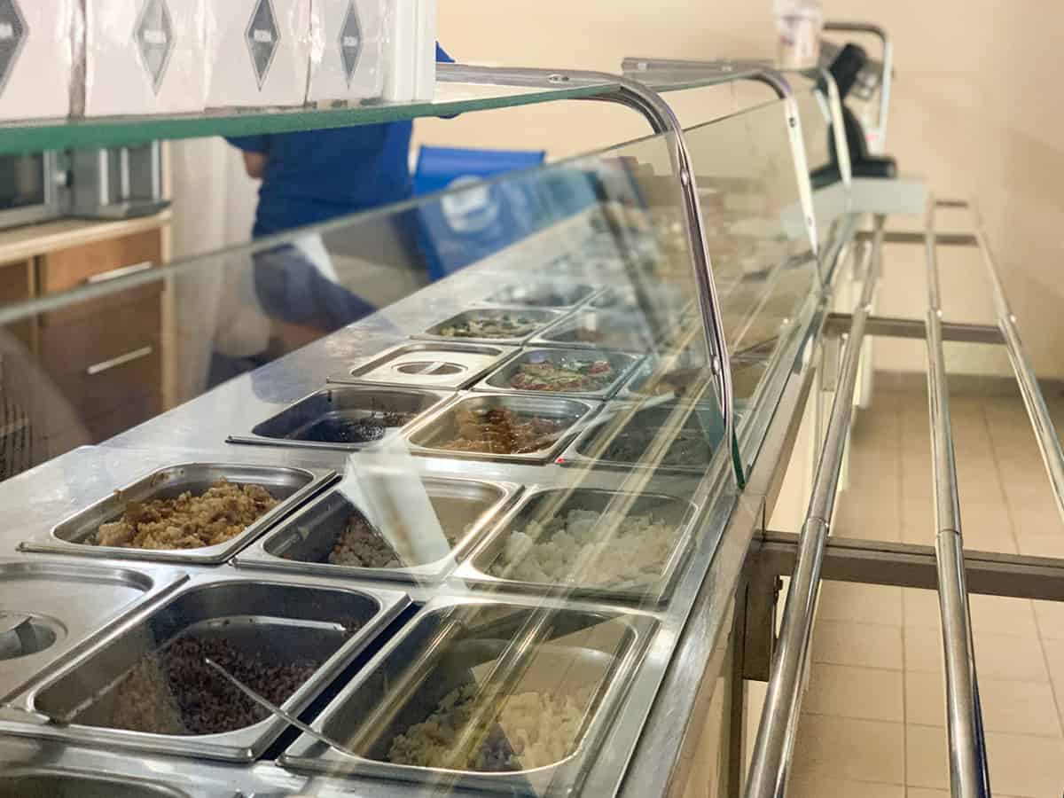 линия раздачи Домашняя кухня Самобранка в Коблево