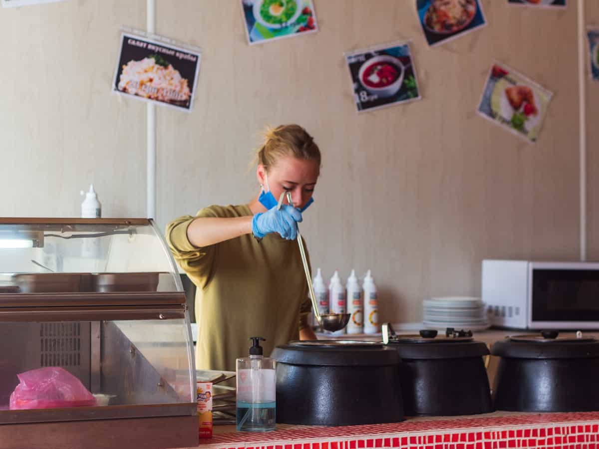 Линия раздачи кафе в Коблево