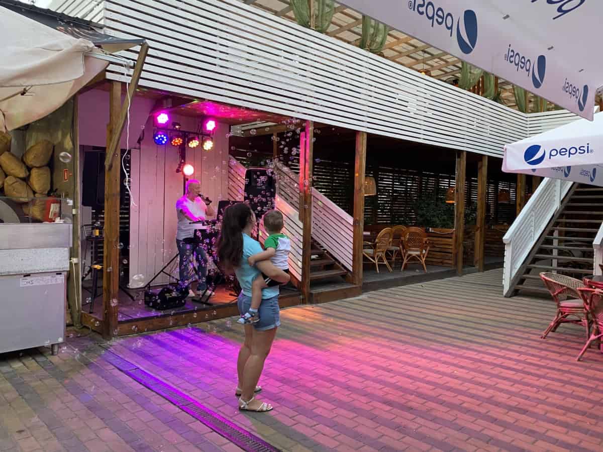 Шоу мыльных пузырей в Милано Коблево