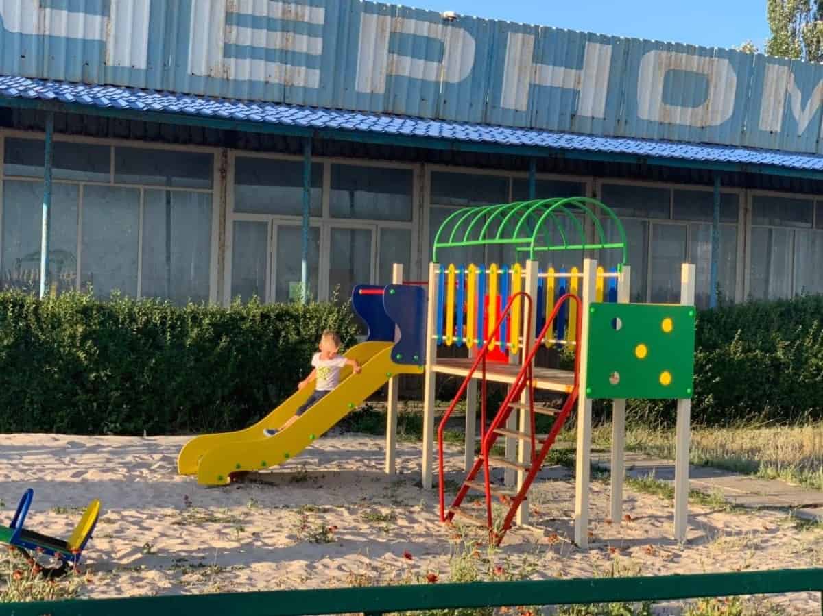 новая игровая площадка на Черноморце в Коблево