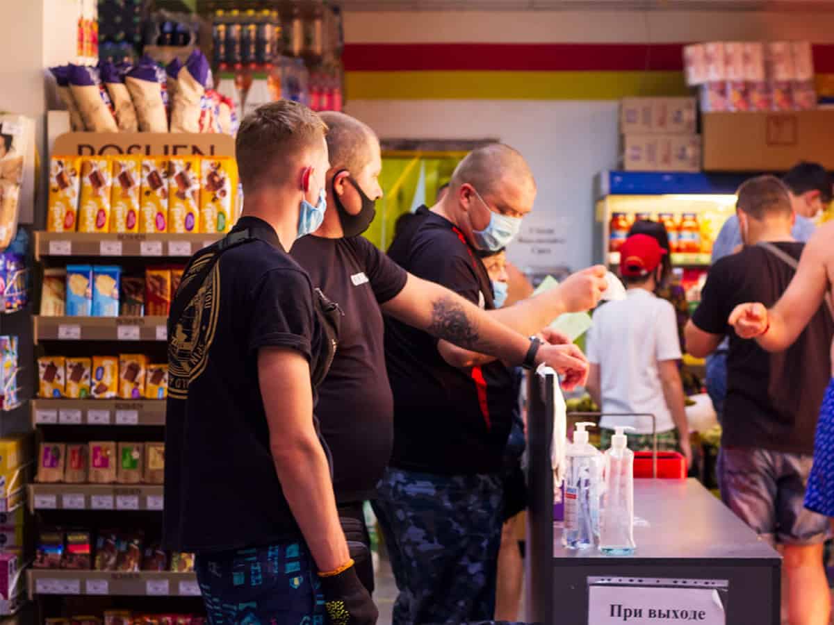 охрана супермаркетов Коблево в масках