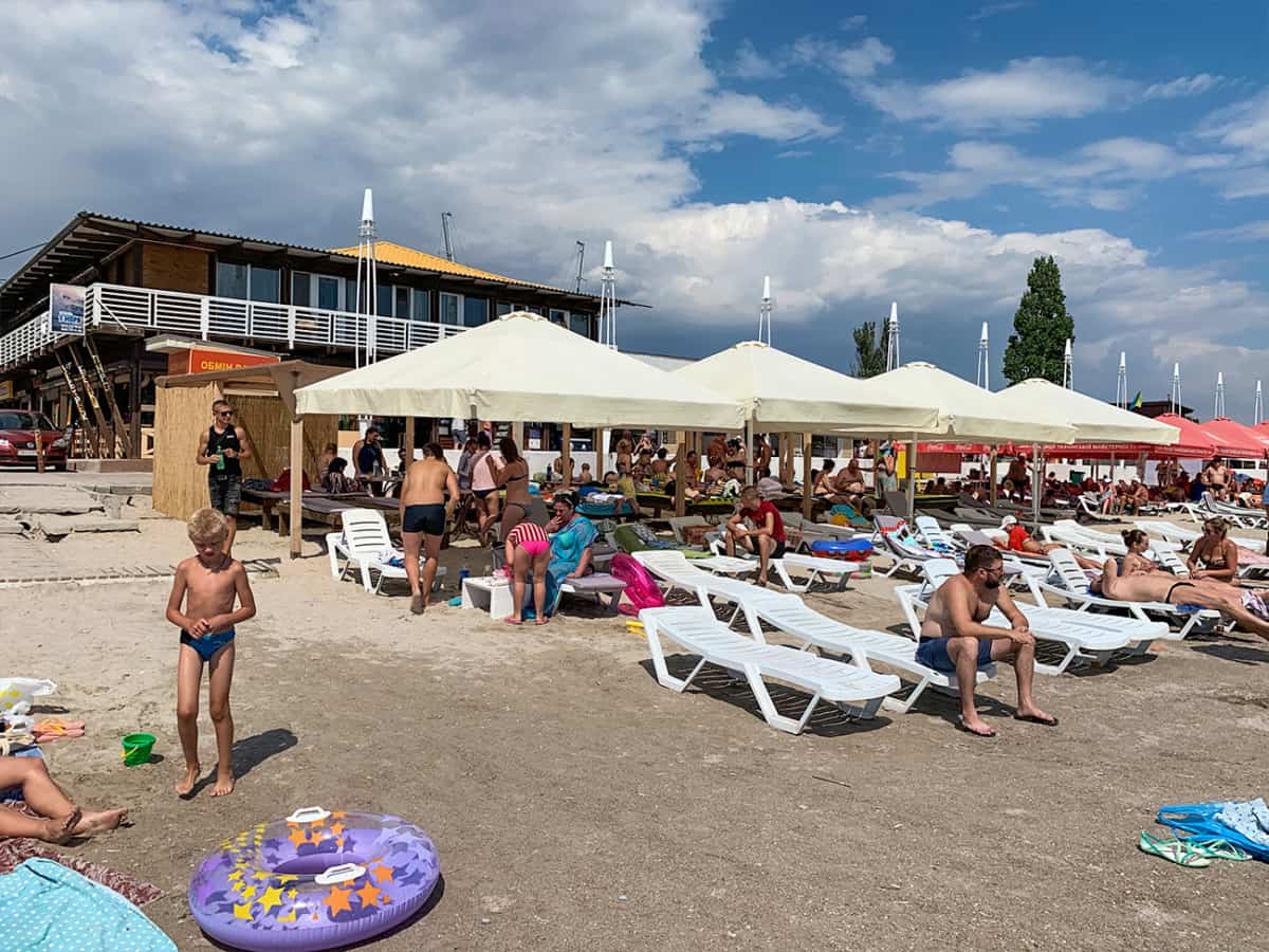 пляж фото Коблево на фестивальной аллее