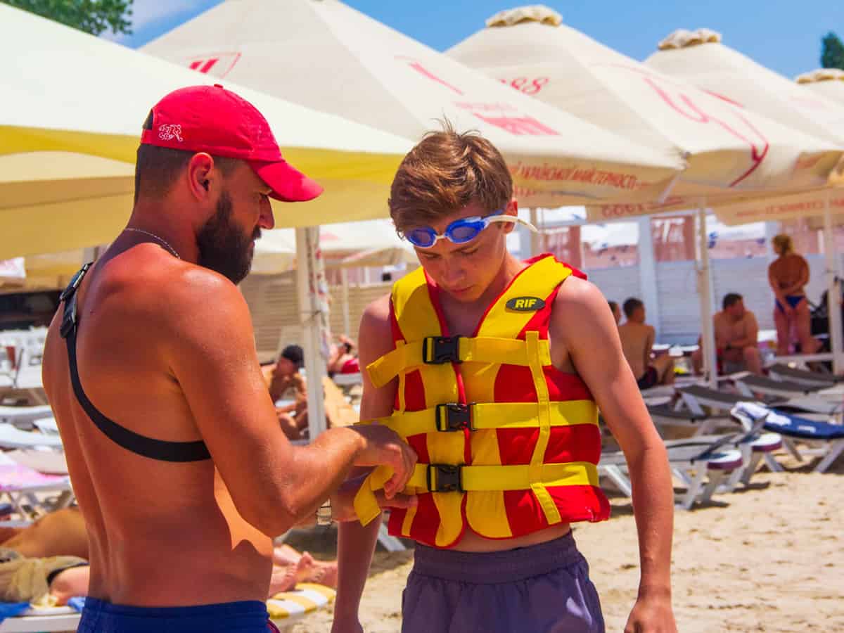 Водные аттракционы напротив Глечика в Коблево