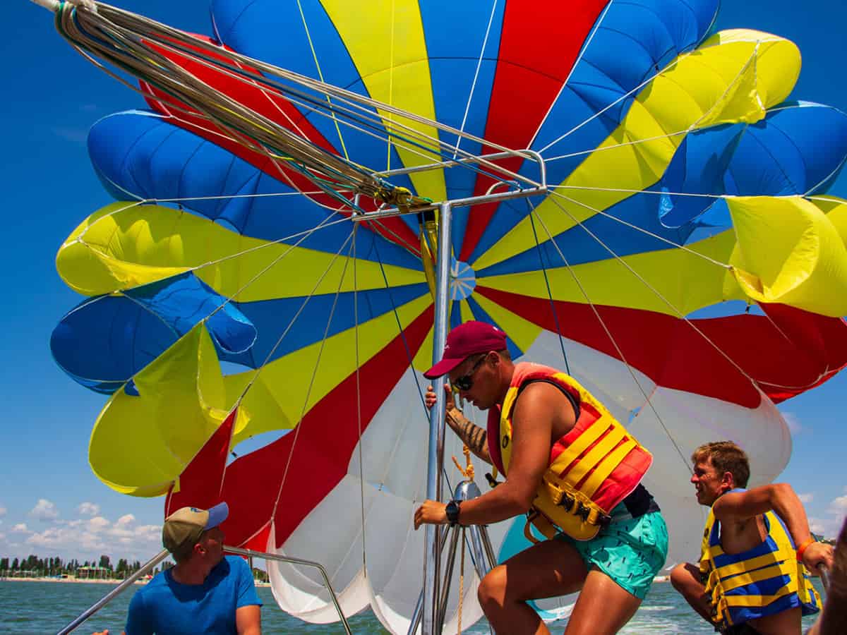 Полеты с парашютом от отеля Дельфин в Коблево