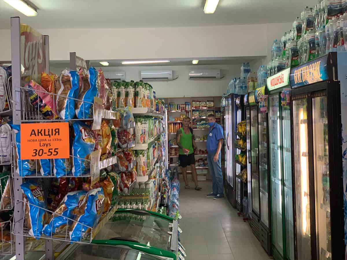 Ассортимент товара в ТЦ Дюк 24 часа в Коблево