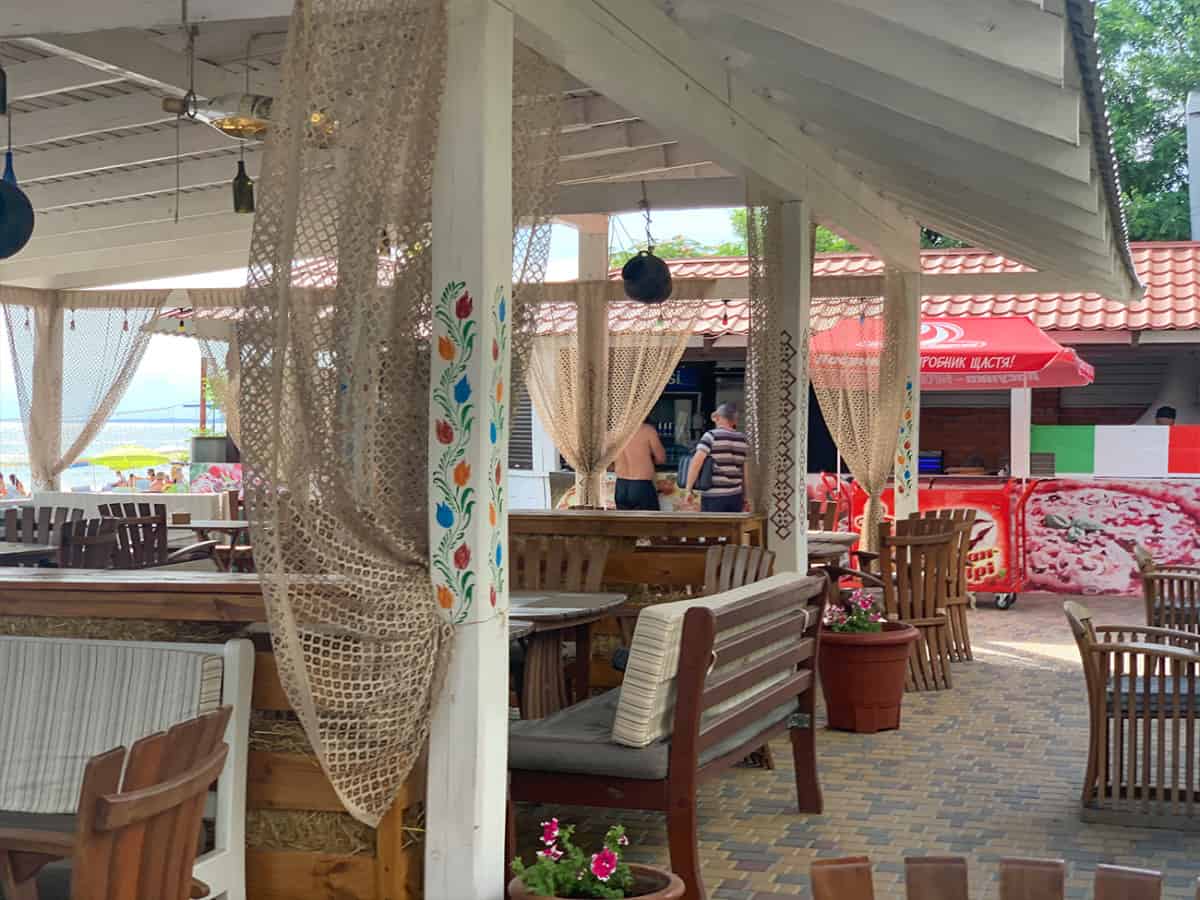 Уютный ресторан с видом на море в Коблево