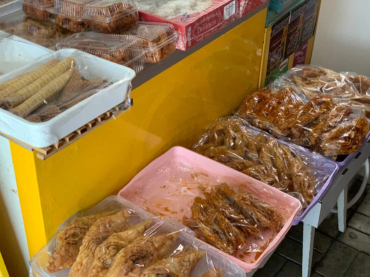 Кондитерский отдел на рынке в Коблево