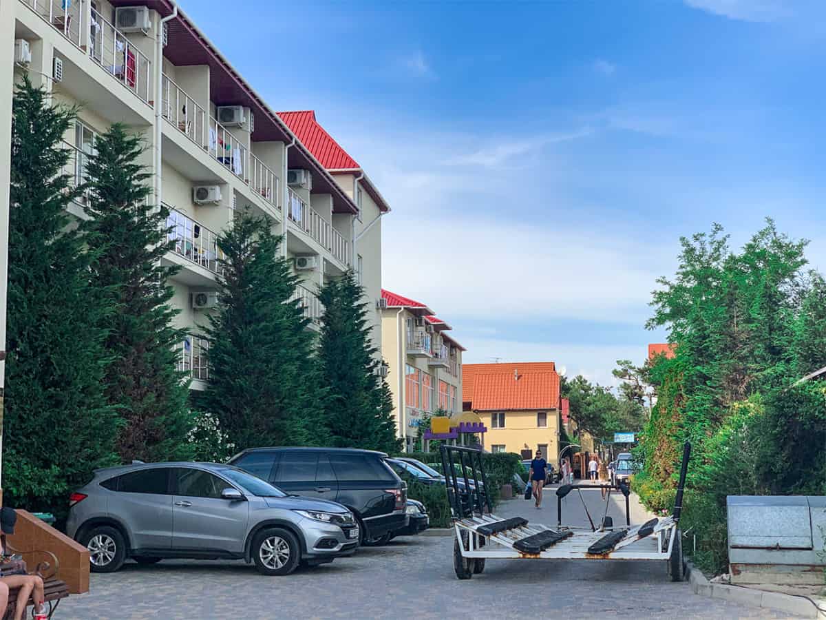 Отель Дельфин в Коблево территория