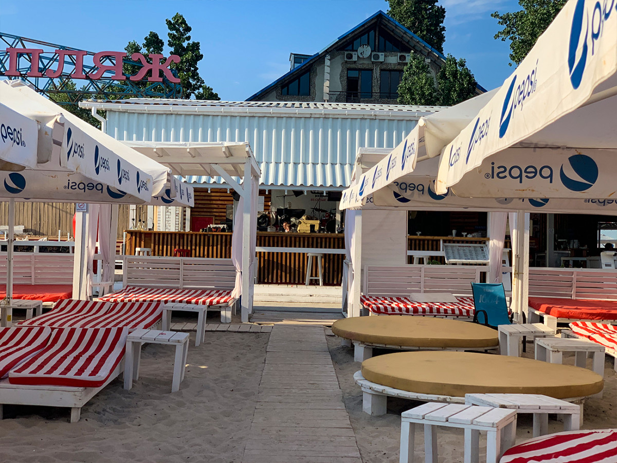 Выход на пляж от ресторна Мама Пляж в Коблево