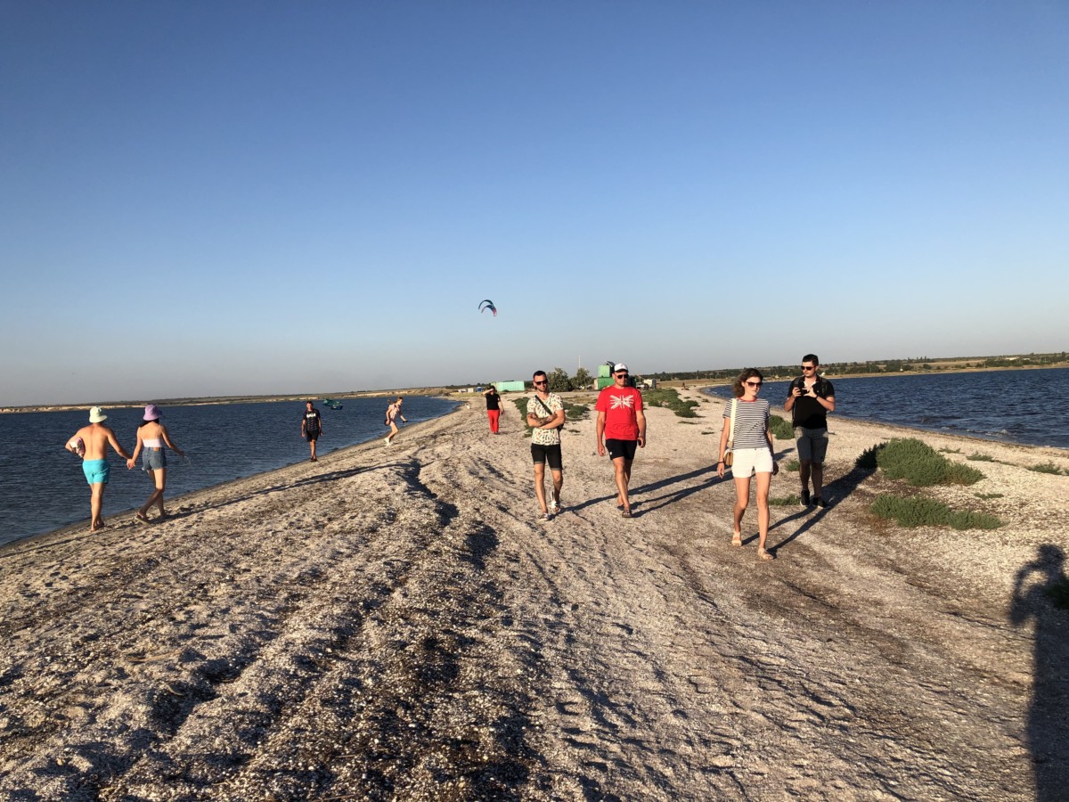 Группа туристов от Коблево тревл на второй косе фото