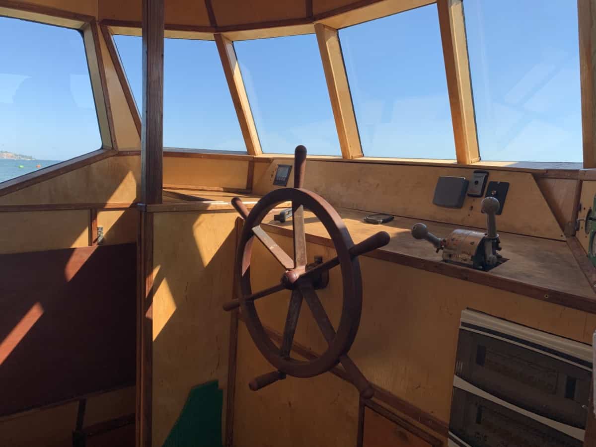 Фото кабины капитана теплохода в Коблево
