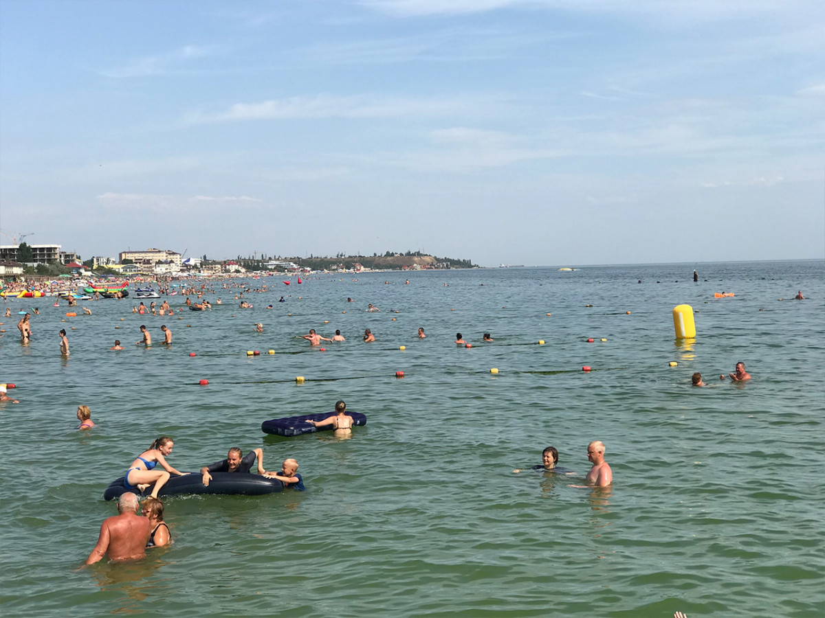 Коблево 01.08.2020 сколько людей в море