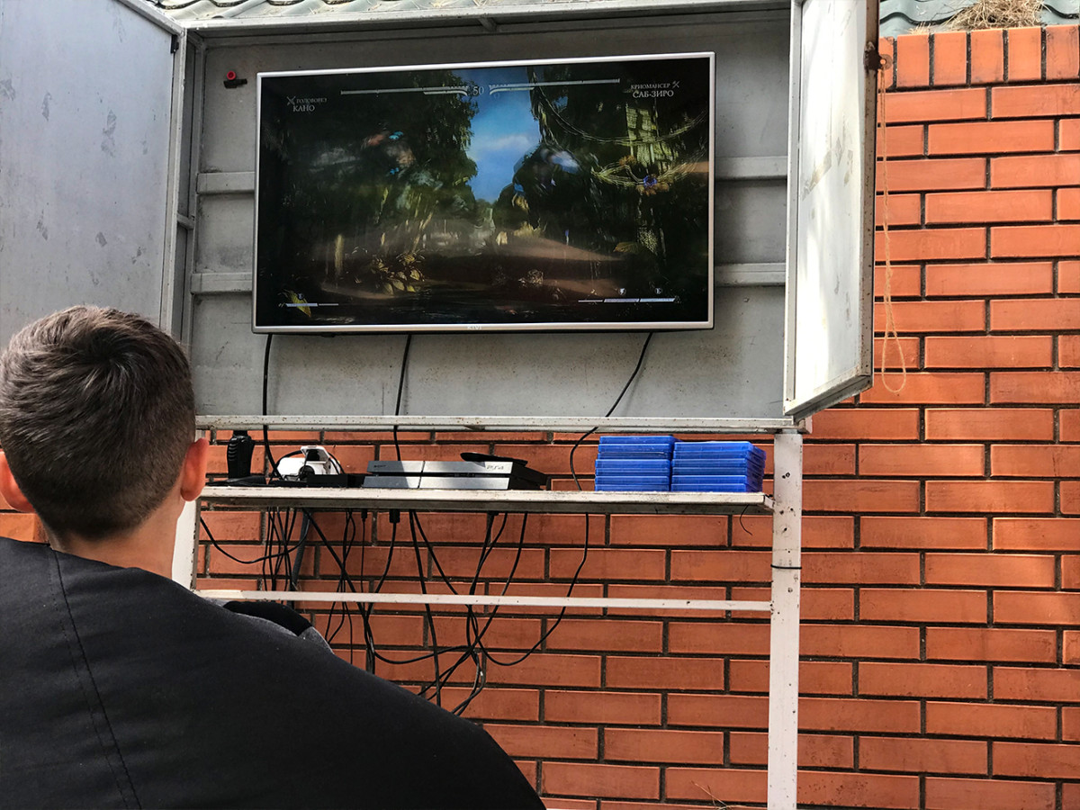 Игровая приставка в кафе в Коблево фото