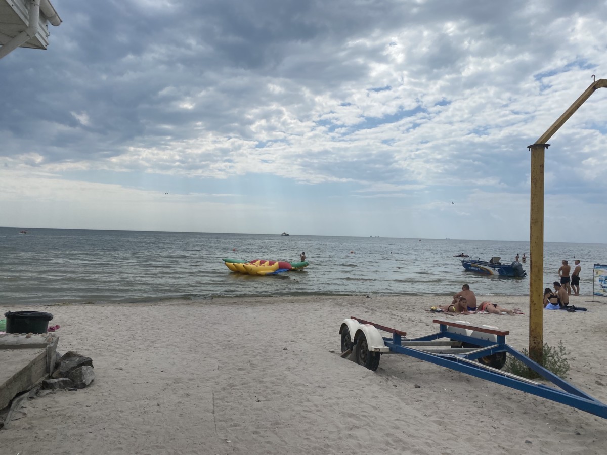 Пляж возле Ракеты в Коблево