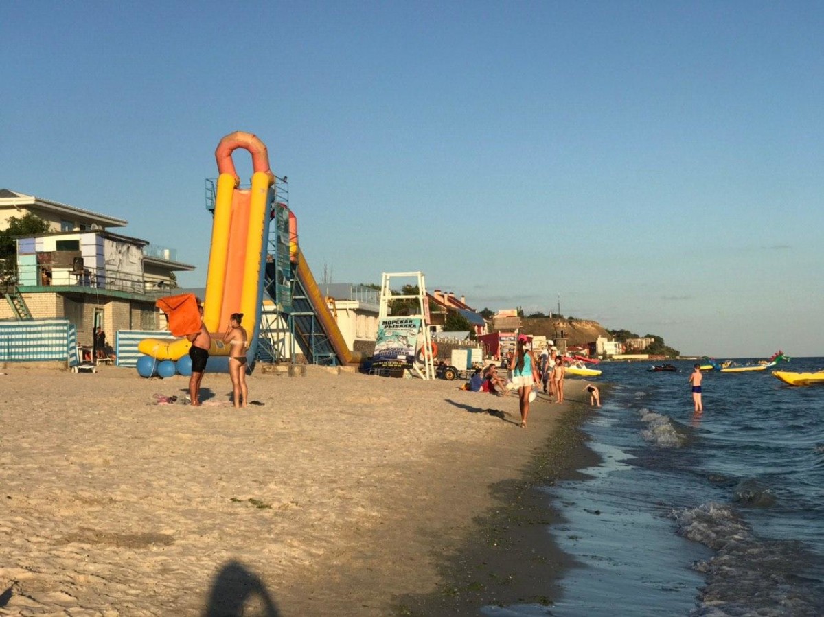 Надувная горка в Коблево на пляже