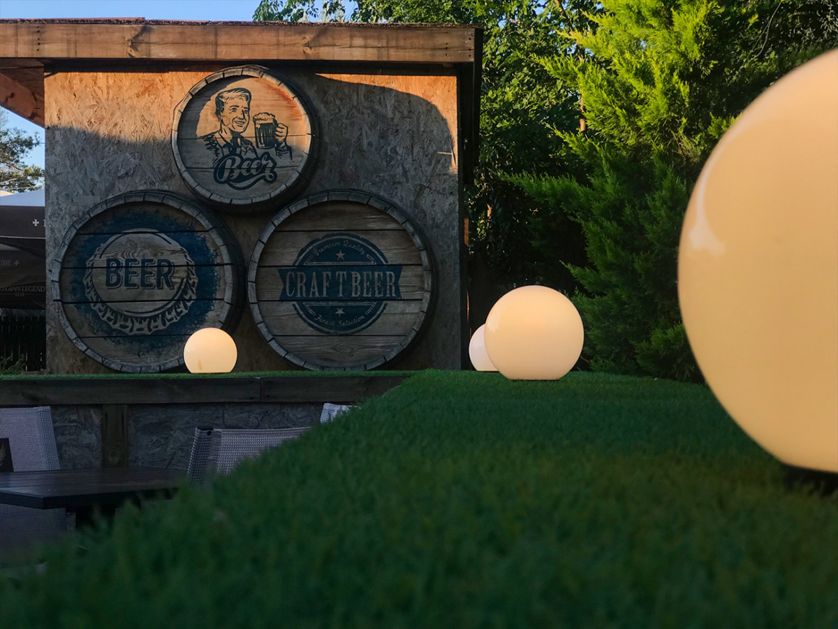 Крафтовое пиво в заведении в Коблево