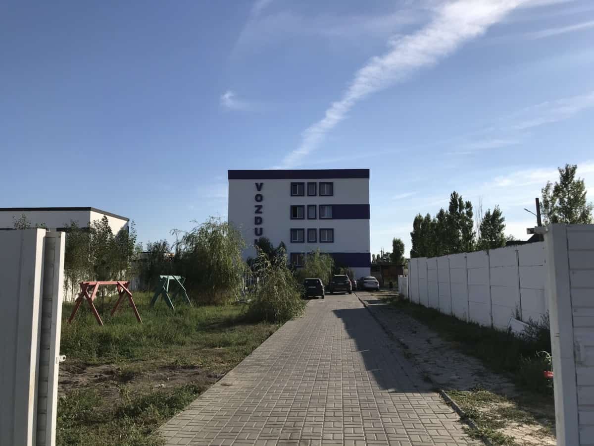 Вход в отель Воздух в Коблево