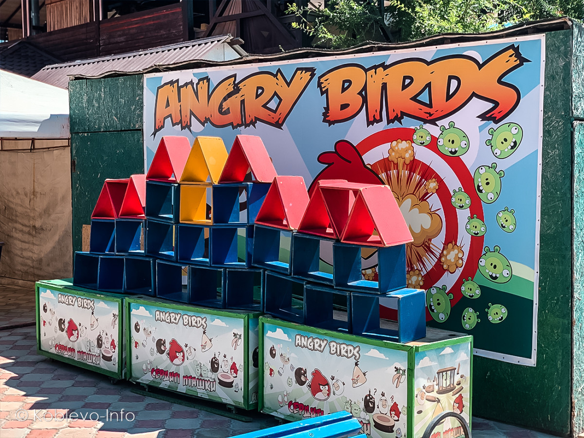 Парк аттракционов Преображенский в Коблево. Аттракционы в комплексе развлечений на Фестивальной аллее в Коблево