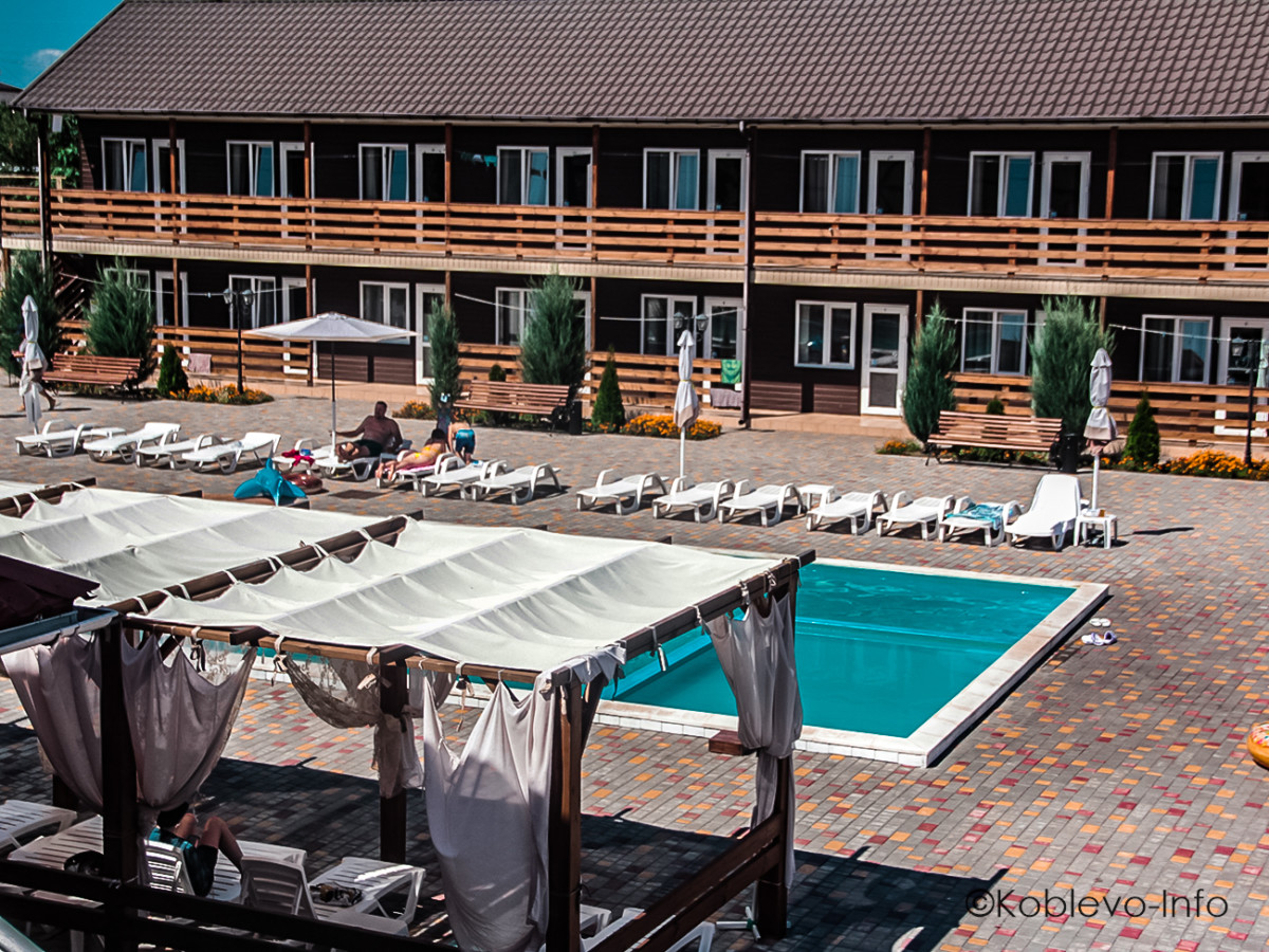 Аквамарин в Коблево с бассейном фото