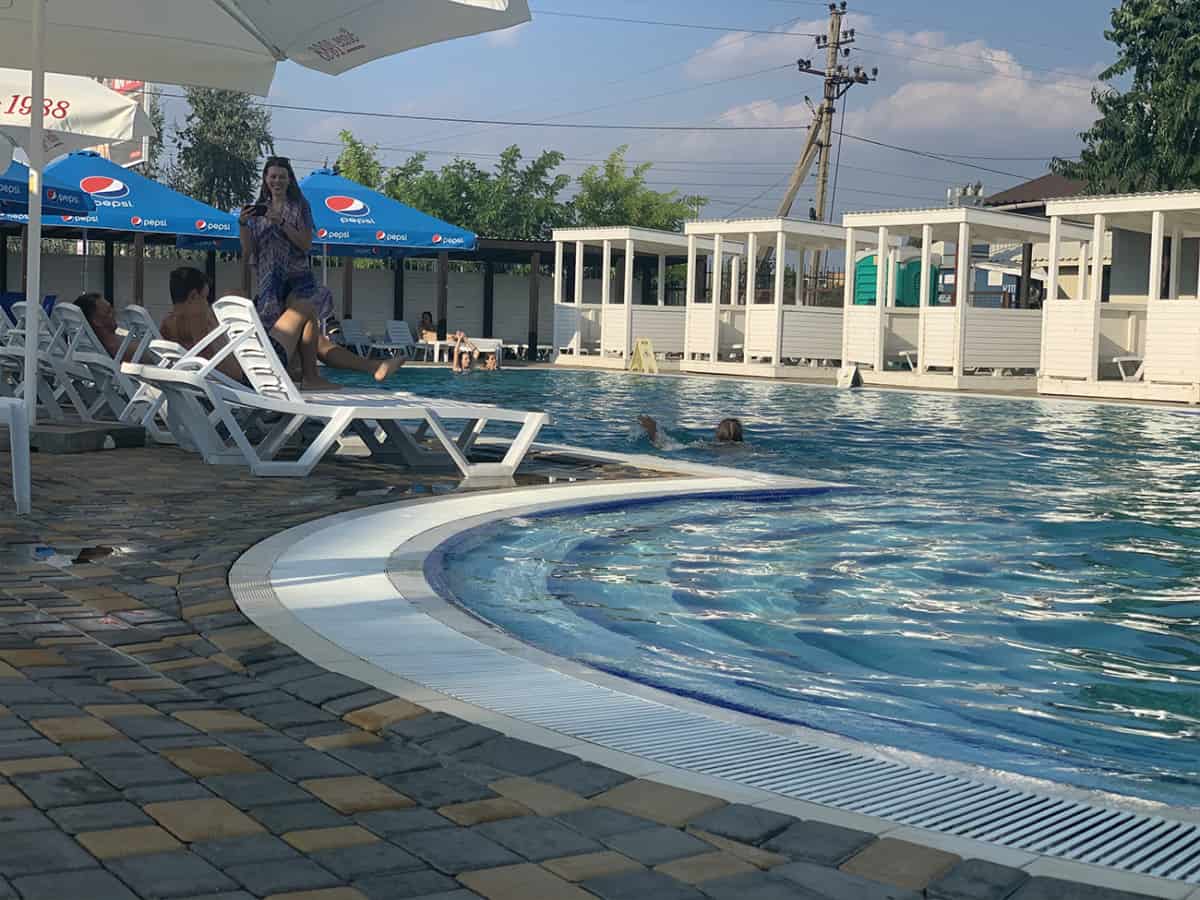 Бассейн в аквапарке Орбита в Коблево