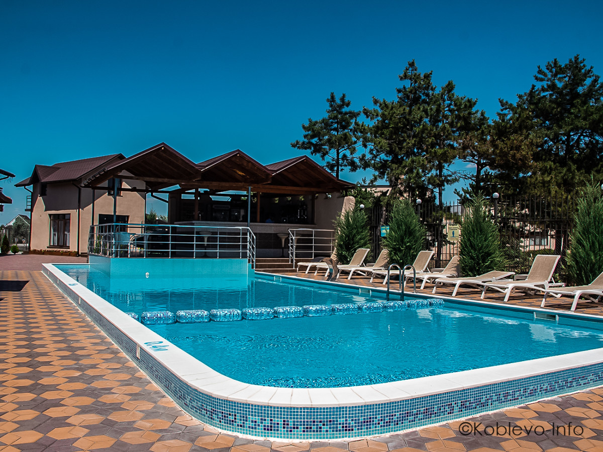 Эко Черное Море в Коблево с бассейном фото