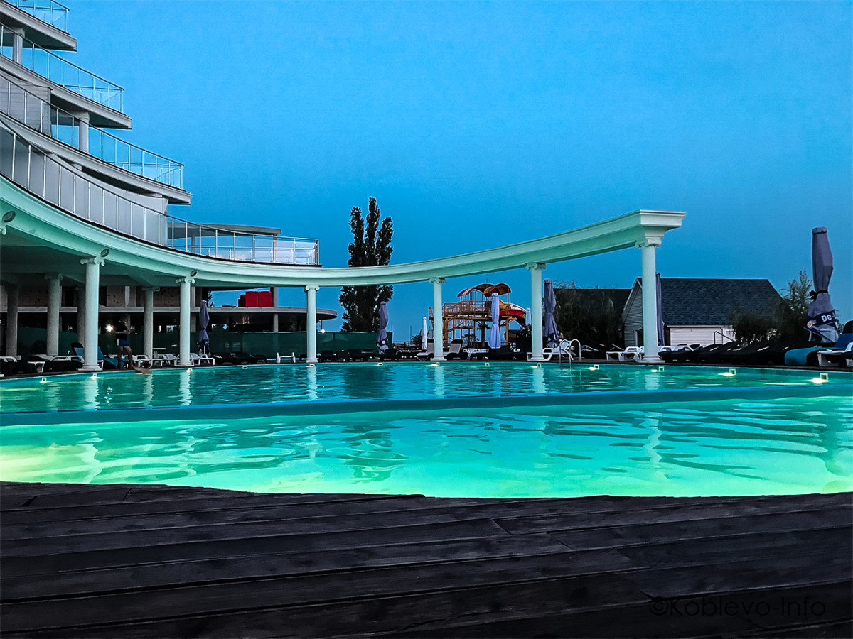 Де Ла Вита в Коблево с бассейном фото