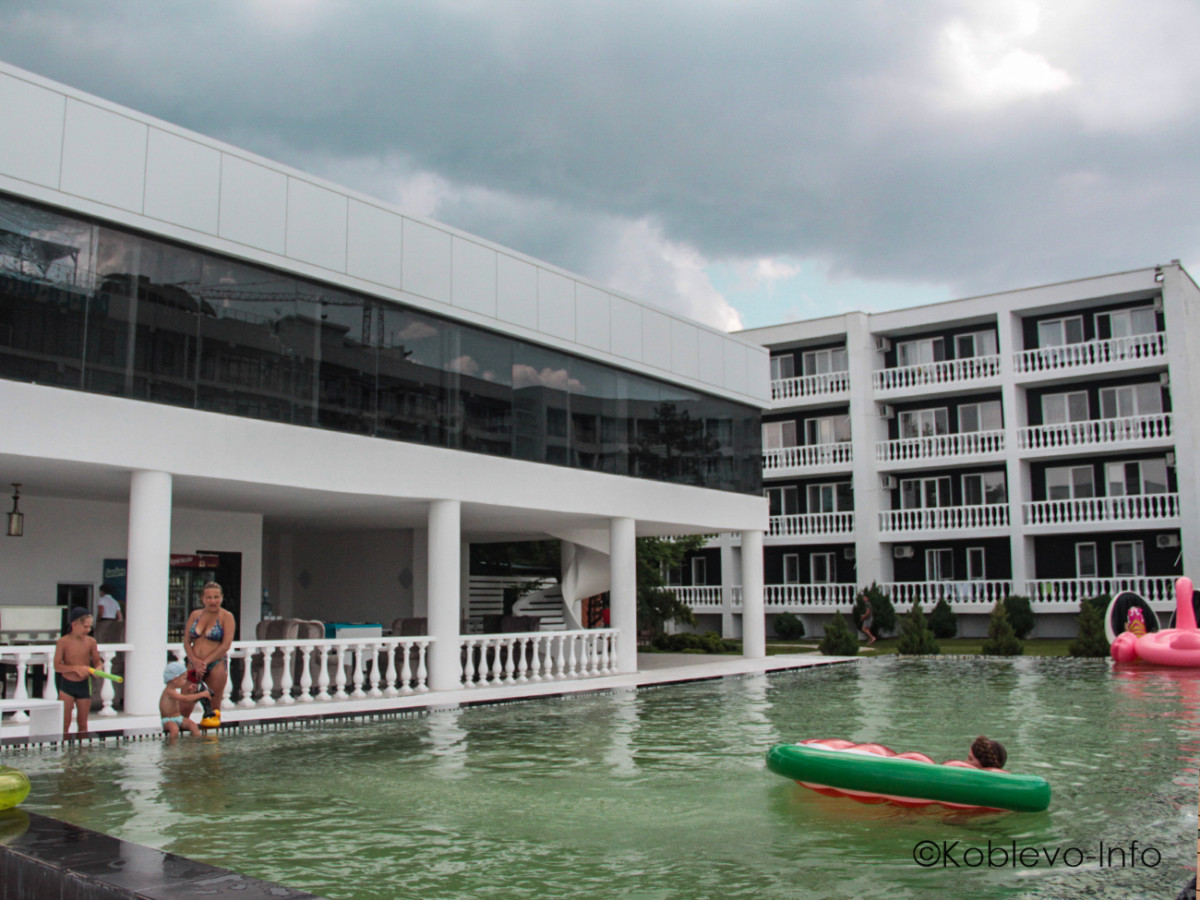 Гостевой дом в Коблево с бассейном фото