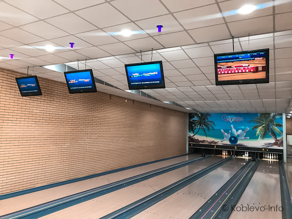 Игра в боулинг в Коблево в кафе Кокос