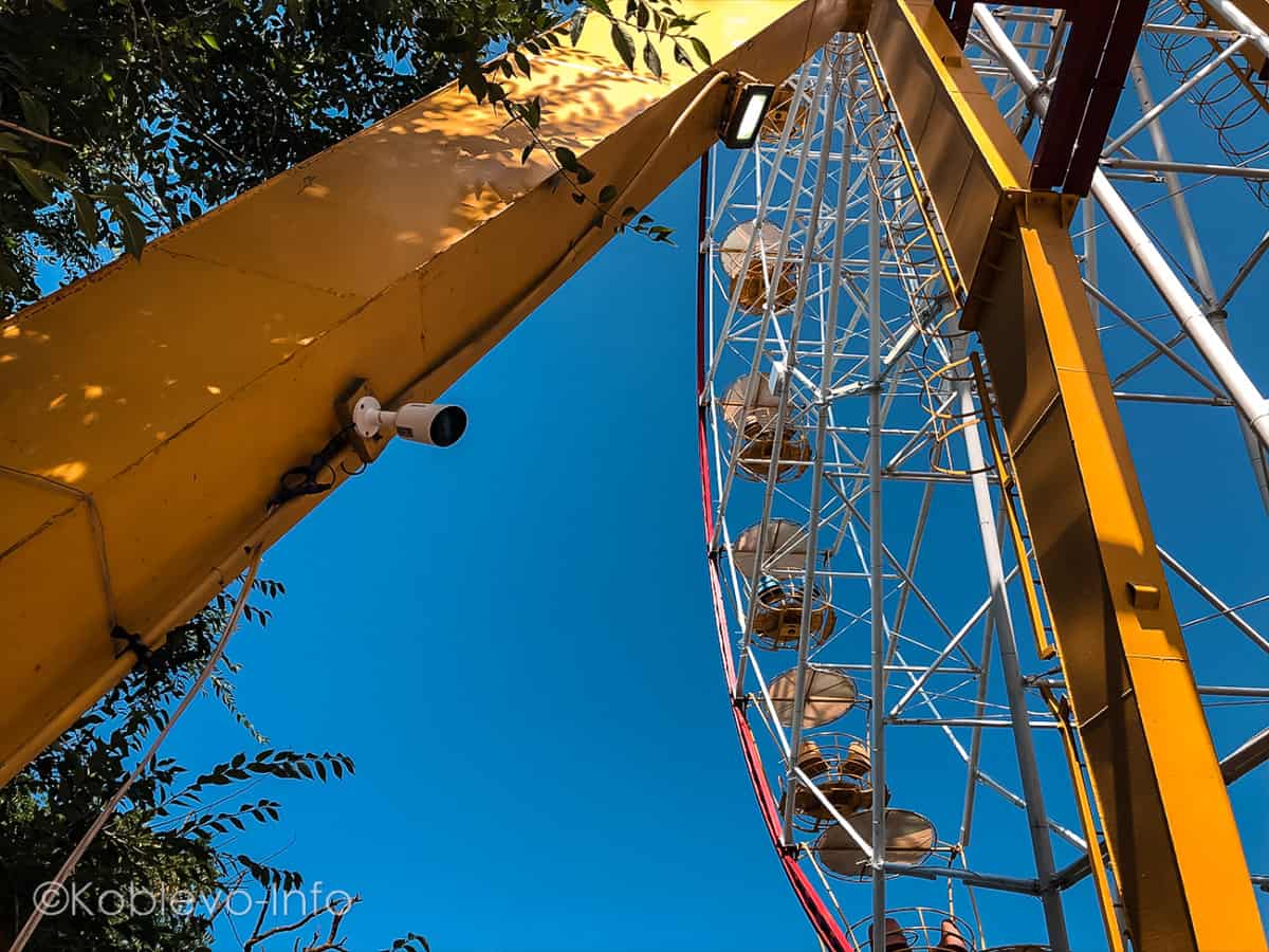 Покататься на колесе обозрения в Коблево