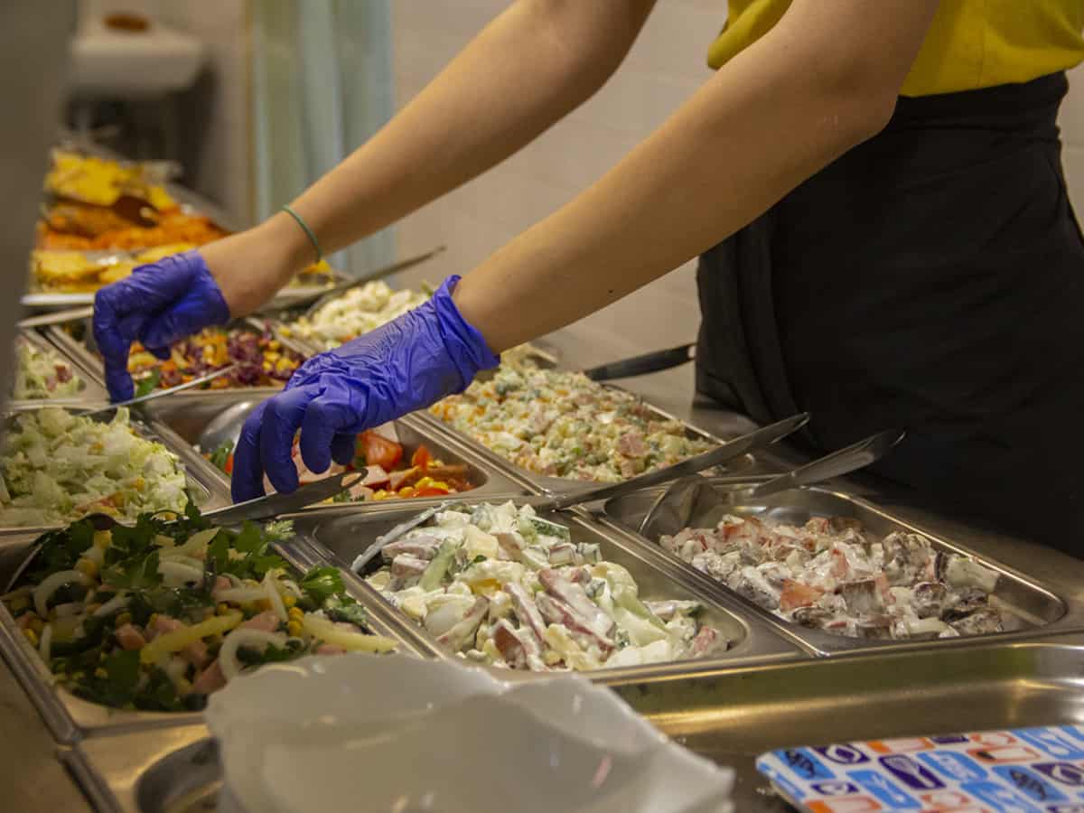 салаты в кафе Смачно в Коблево