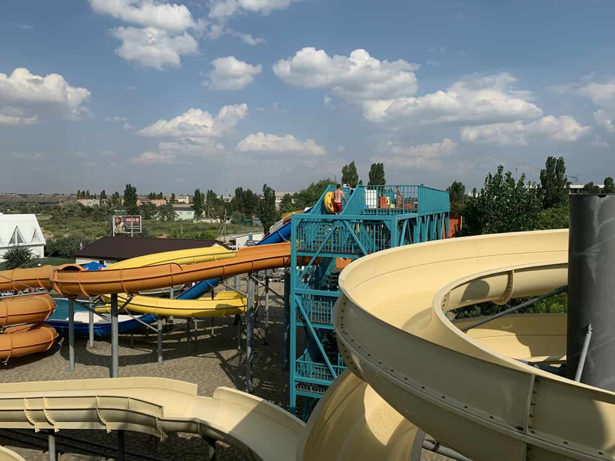 Вид сверху на аквапарк Орбита в Коблево
