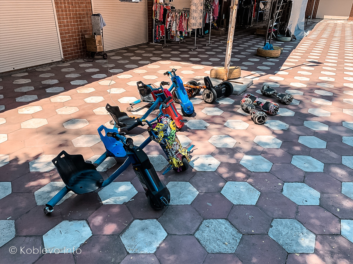 Развлечения на Фестивальной аллее в Коблево