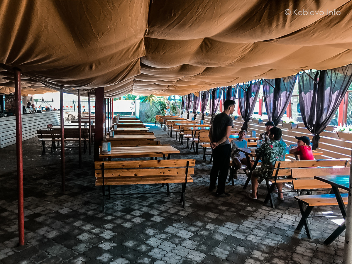 Летняя терраса в кафе Аллегро в Коблево