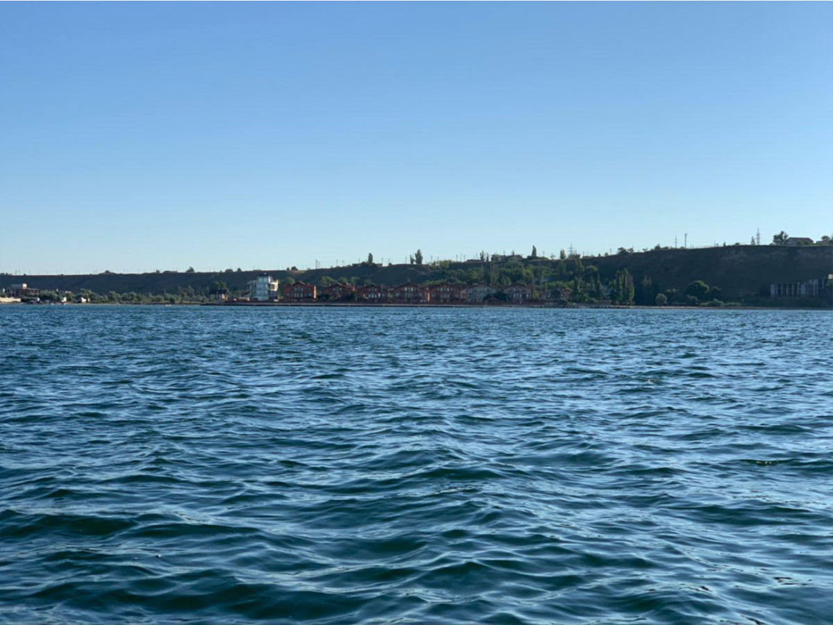 Вин на Коблево с аквапарка в море