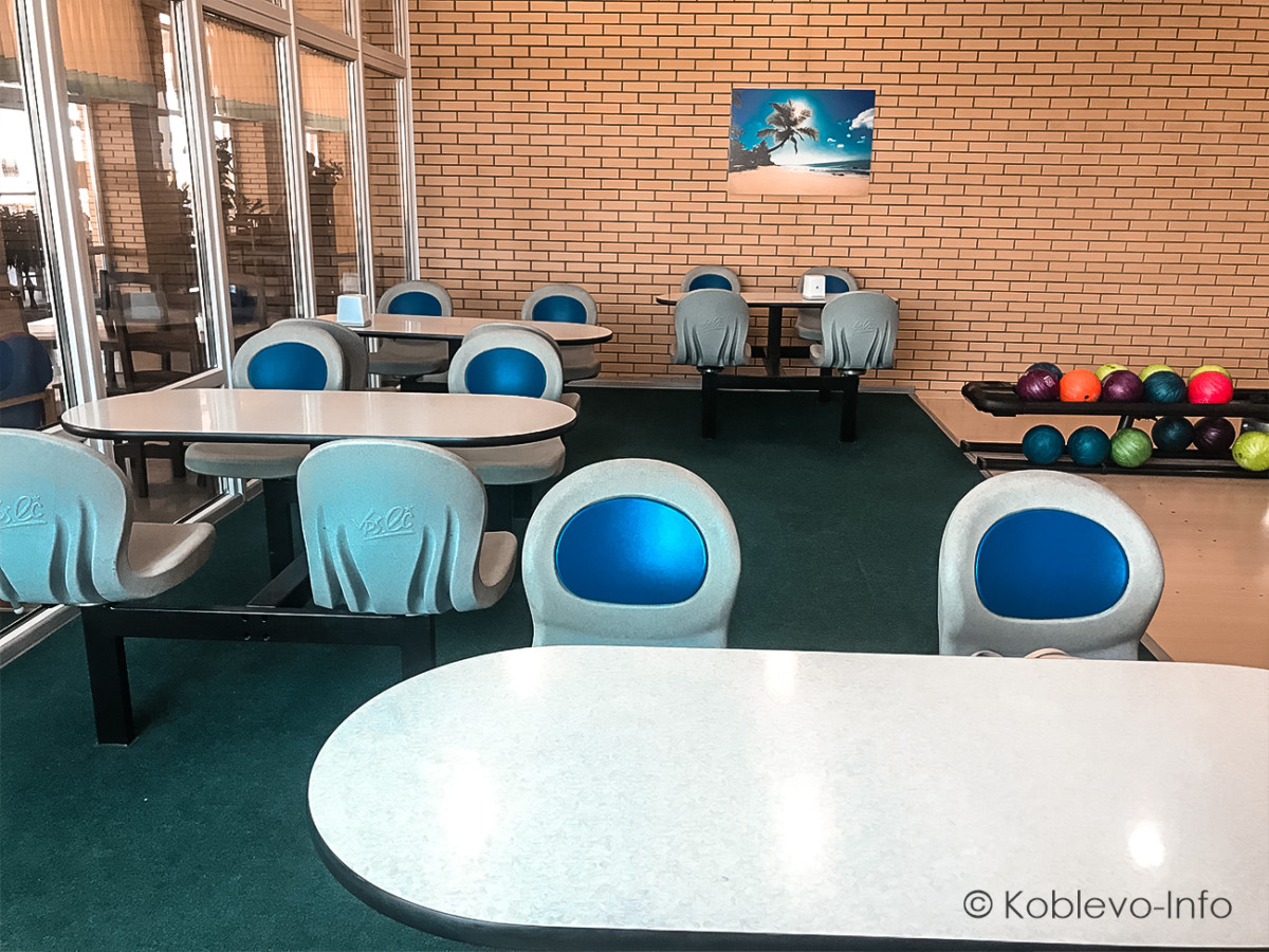 Столики в боулинге в Коблево