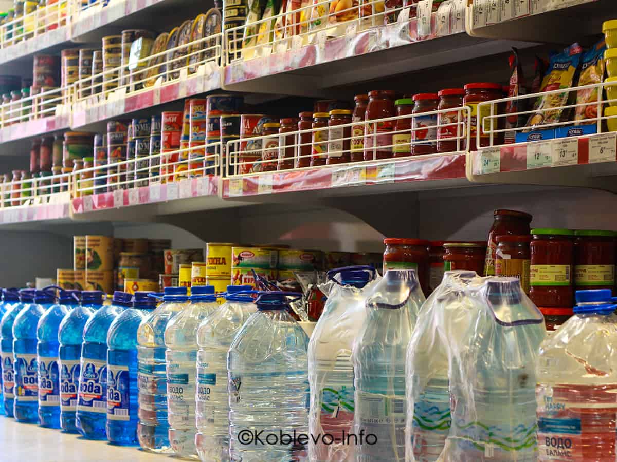 витрина супермаркета в Коблево
